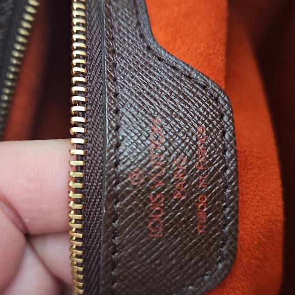 Louis Vuitton TRIANA Damier Ebene in EUC with Dust Bag - Picture 15 of 16